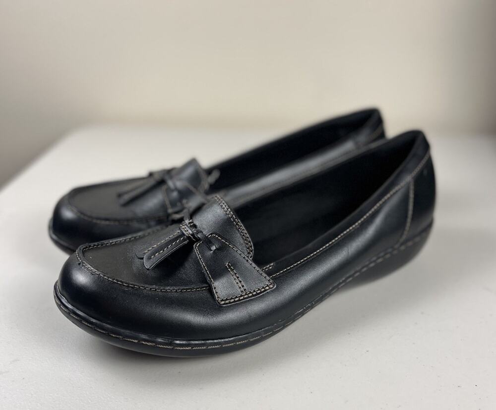 Clarks Black Leather Tassel Loafer Women Size 8 Slip On Flat Shoe Comfort Wide